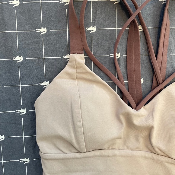 Lululemon Sports Bra size 4 - Picture 1 of 5